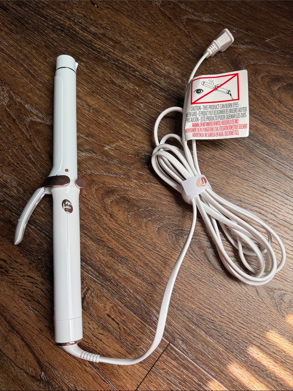 Literally new ! T3 White and Rose Gold Curling Wand